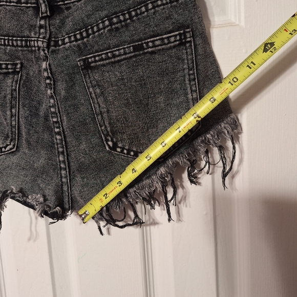 Shorts - Picture 7 of 7